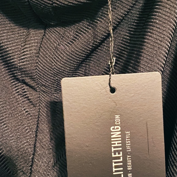 Pretty Little Thing Plus Black Textured One Shoulder Bodycon Dress - Picture 3 of 4